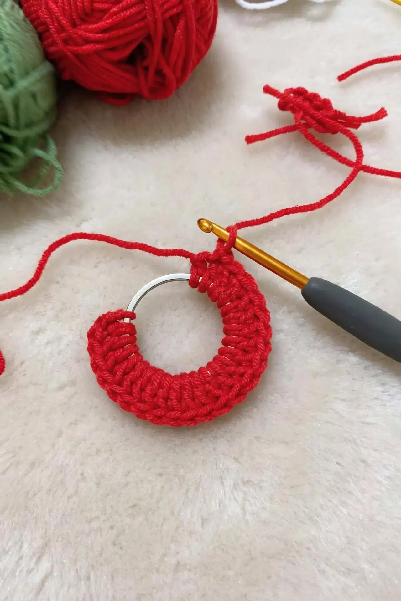 Christmas Wreath Charm Crochet Pattern